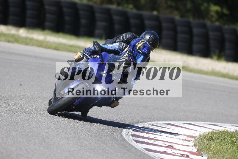 Archiv-2025/48 25.08.2025 Cornu Master School ADR/blau-bleu/0-4